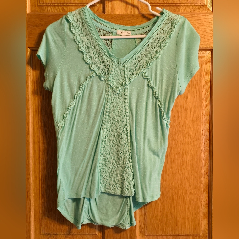 Skylar and Jade teal lace and crochet embellished top size small